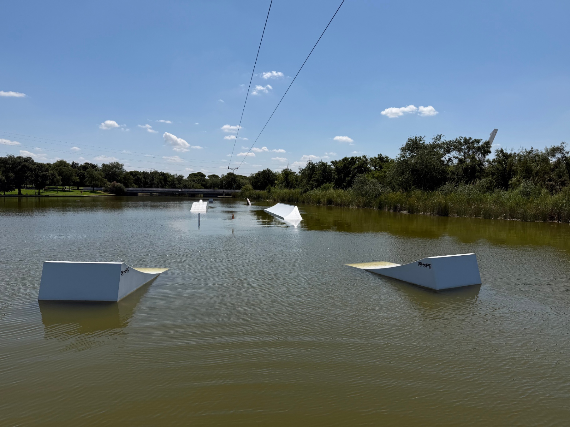 Vista general del cablepark FAWEN con los nuevos módulos instalados